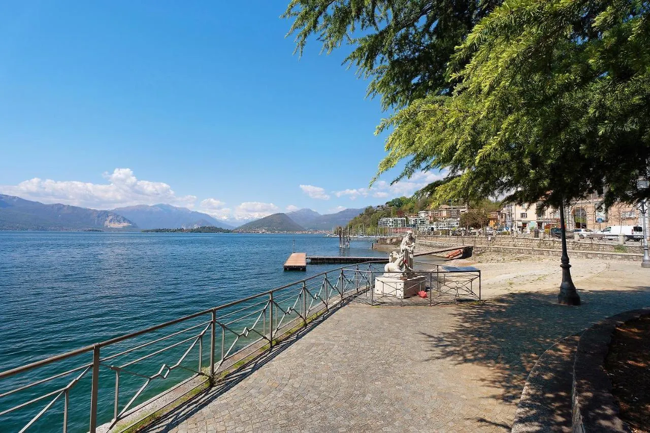 Casa Centro Laveno Mombello إيطاليا